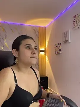 Valkiria77_Eup  live sex cam