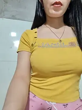 Vyvvyy96  live sex cam