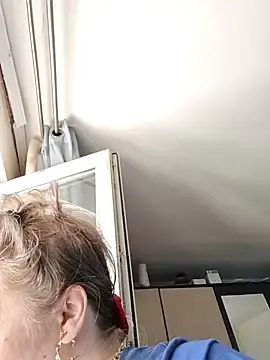 Cindybbwsquirt  live sex cam