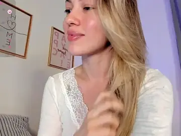 Damn_cutie  live sex cam