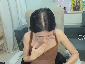 Littlemiilk  live sex cam