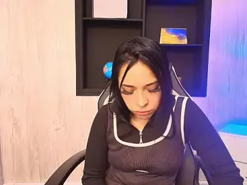 CRISTAL_VIOLETA  live sex cam