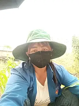 Lyly_sexx  live sex cam