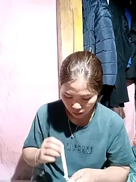 Bunby12  live sex cam