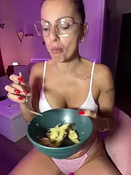 MartinaRiva  live sex cam