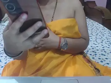 Rozy-Corvy  live sex cam