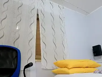 TinyMika  live sex cam