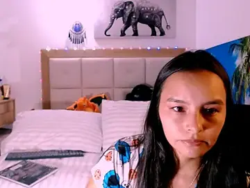 Valentina_hearts  live sex cam