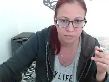 LadyHellene  live sex cam