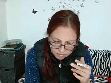 LadyHellene  live sex cam