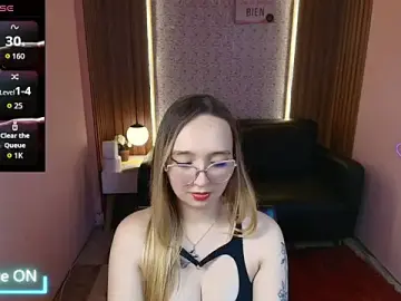 Liaroberts1  live sex cam