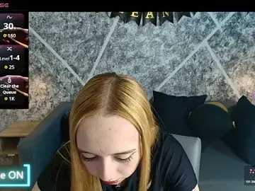 Liaroberts1  live sex cam