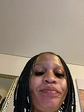 TrishaXo2  live sex cam
