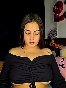 Emily-oxox  live sex cam