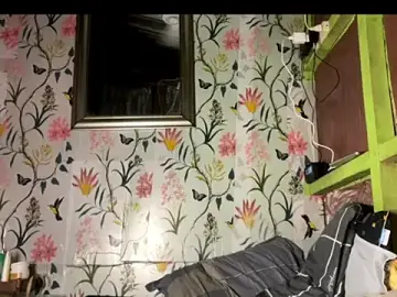 HoneyLush27  live sex cam