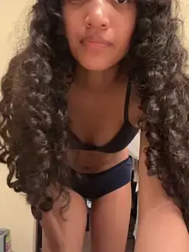 RoseNoirrrrr  live sex cam