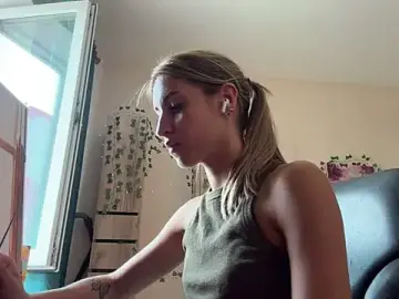 Rossy_S  live sex cam