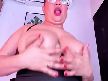 Alondrabigtits  live sex cam