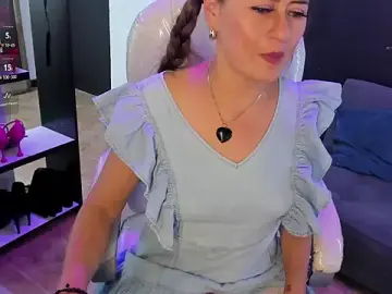 Magenta_maturr  live sex cam
