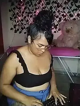 Taylor_honeey  live sex cam