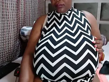 CHOCOLATEDARKBUSTYX  live sex cam