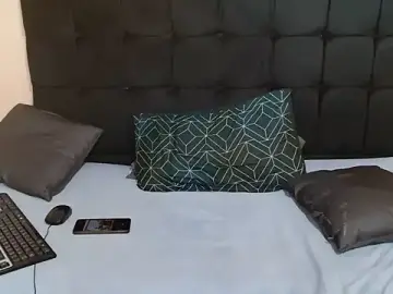 CaramelBootty  live sex cam