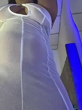 Isa222  live sex cam
