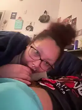 Melonmadness  live sex cam