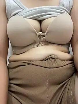 Milk_Mom99  live sex cam