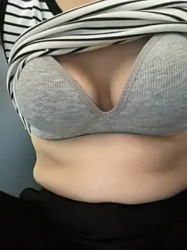 Milk_Mom99  live sex cam
