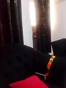Pretty_tash123  live sex cam