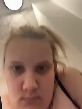SassieBlondie  live sex cam