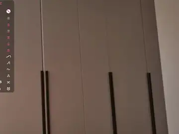Bella_xx__  live sex cam