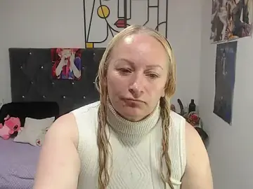Emperabigbootybigass  live sex cam