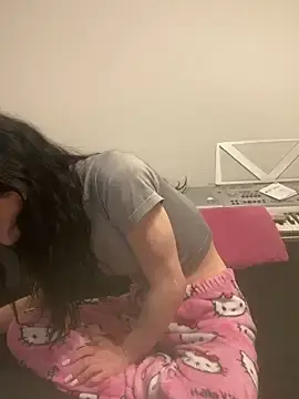 LeonieClaire  live sex cam