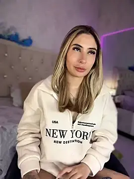 Nini_love01  live sex cam