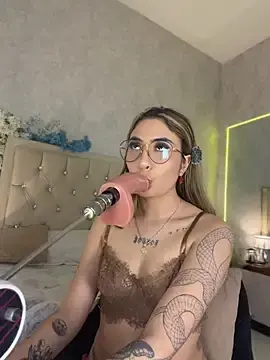 Nini_love01  live sex cam