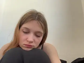 Moella_Ryans  live sex cam