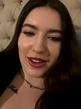 Apple_kittii  live sex cam