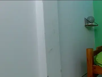 Erikaskinny18  live sex cam