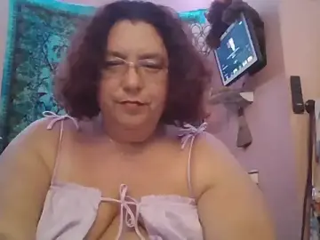 Lil-gemini-hippy  live sex cam