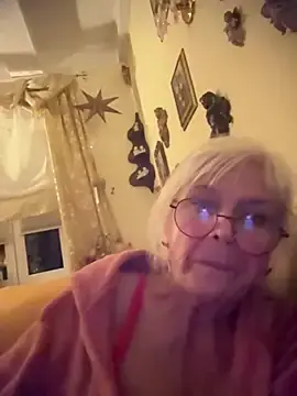 HotGrandma70  live sex cam