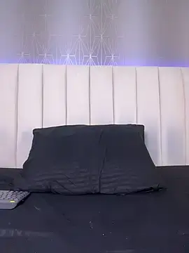 Mia-Medina  live sex cam