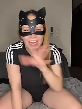 Mia_harmati  live sex cam