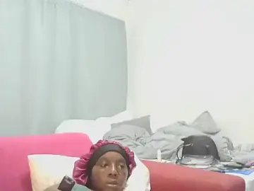 Sexxybella27  live sex cam