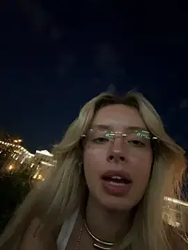 SunnyShiney  live sex cam