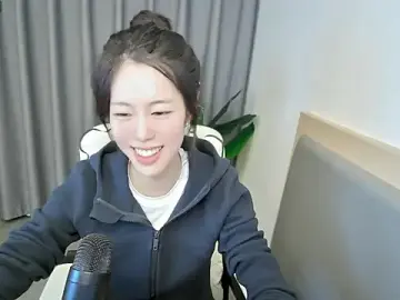 Yizhixiaolulu  live sex cam