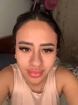 Sweet1_Treat  live sex cam