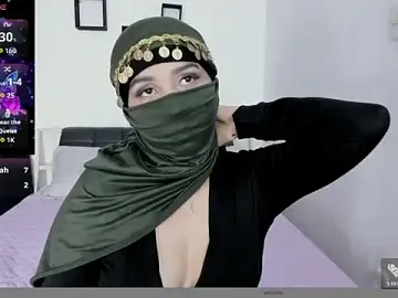Kamarii-  live sex cam