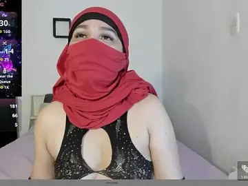 Kamarii-  live sex cam